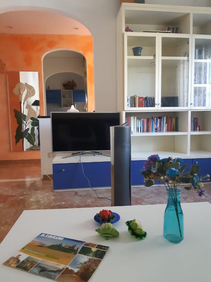 L'Isola Felice Apartment Cecina  Exterior photo